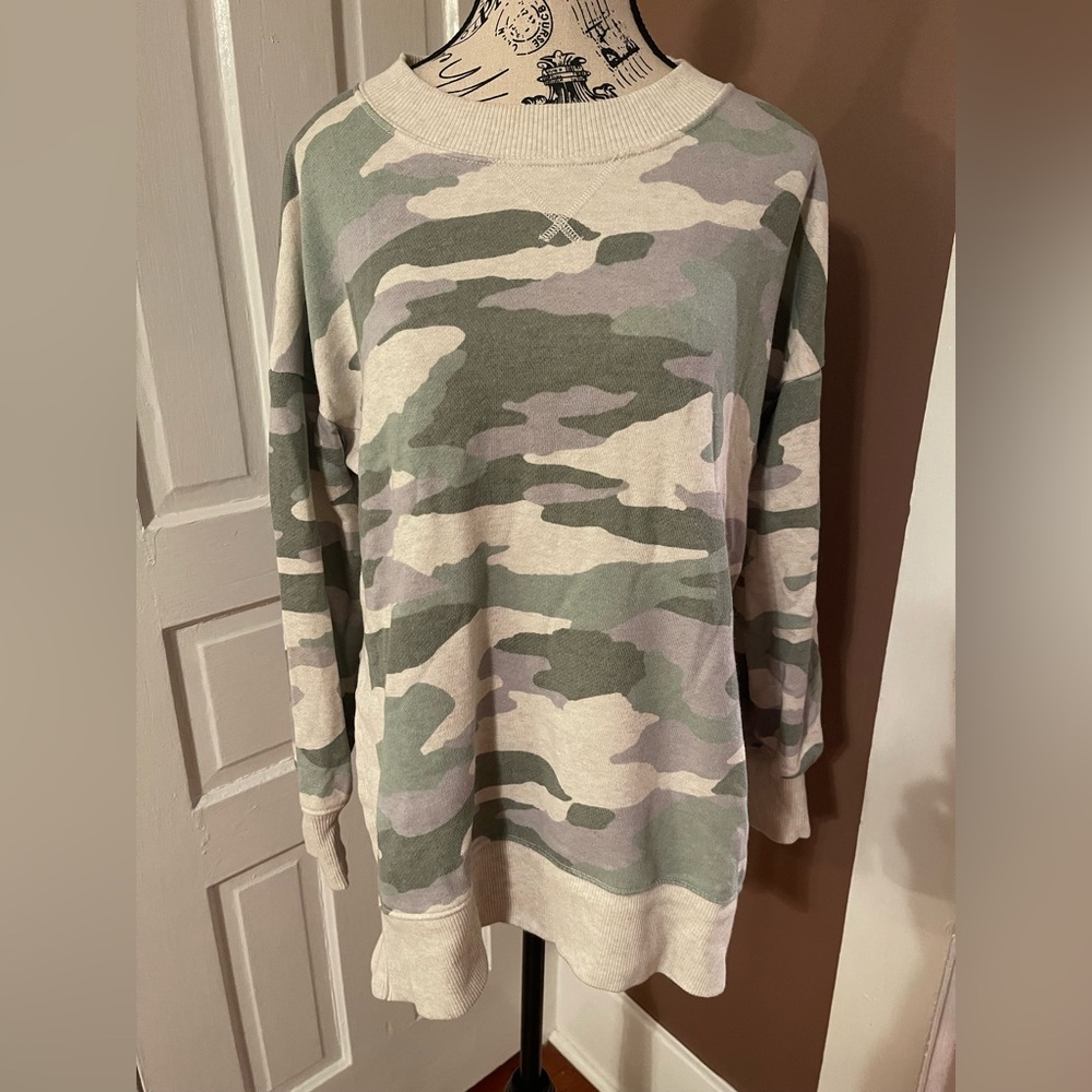 Aerie Camouflage Sweatshirt - Green and White